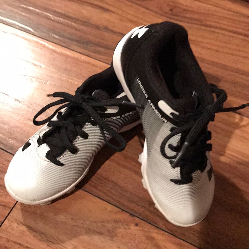Under Armour Boys' Junior Baseball Cleats